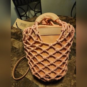 Steve Madden BCRICKET Blush Bucket Tote 😍☀️⛱️🌊